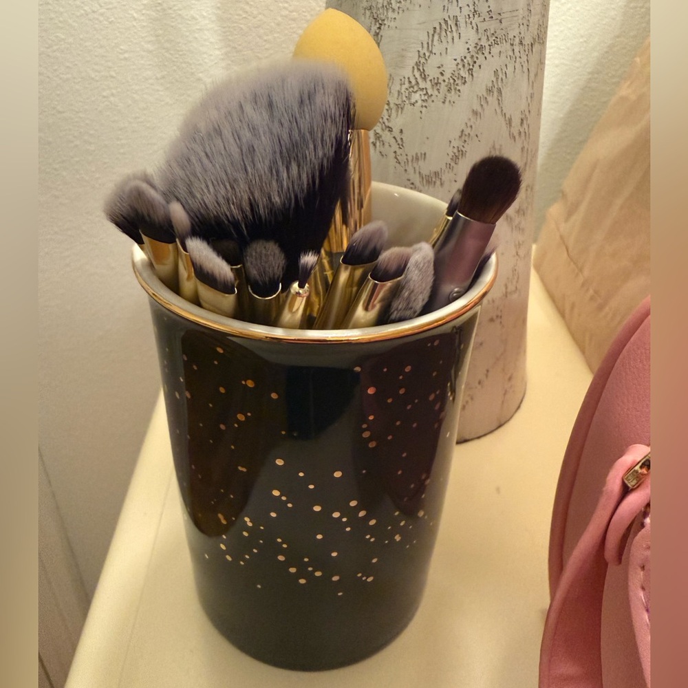 Makeup Brush set with holder